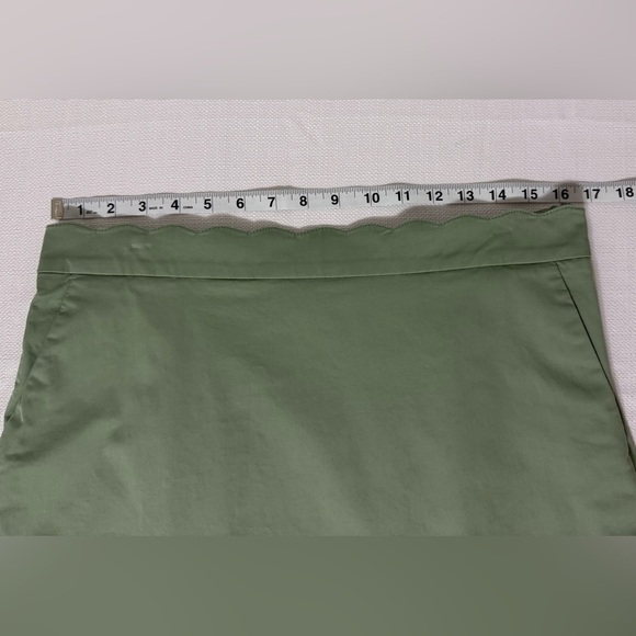 Brooks Brothers 346 Women’s Skirt Scalloped Pockets Short
Green Size 10 - Picture 9 of 12